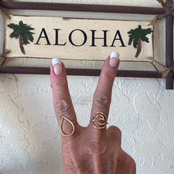 🎉 HAWAIIAN GOLD FILLED WAVE RING‼️ - Picture 2 of 6